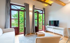 Plaza Apartments By Hostwise